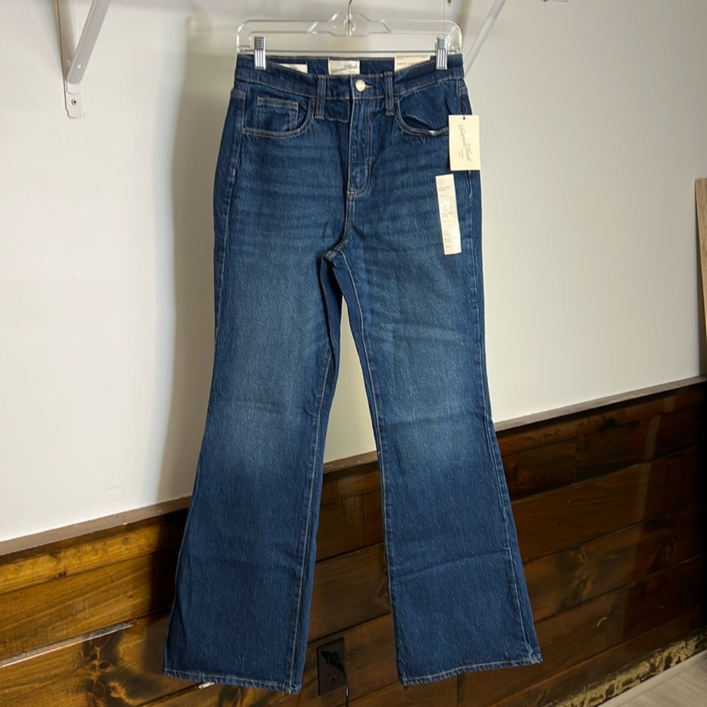 NWT Universal Thread Dark Wash High Rise Flare Jeans- 6‎